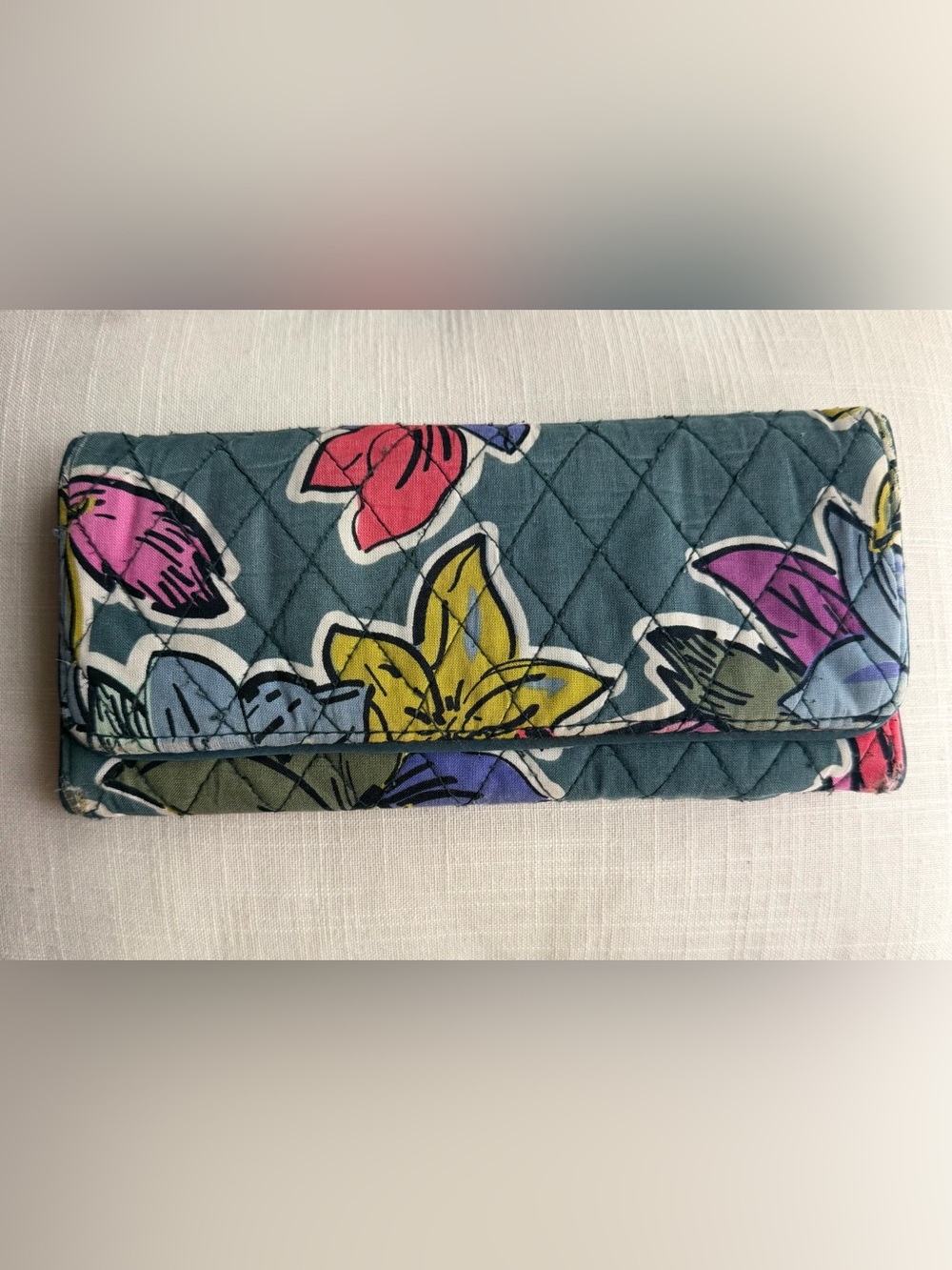 Vera Bradley RFID Georgia Wallet Falling Flowers Green Floral Pattern